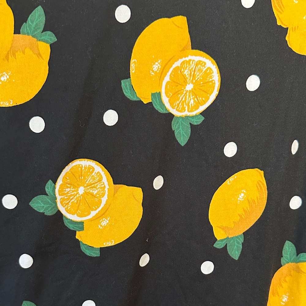 Collectif Black and Yellow Lemon Print Skirt - Picture 4 of 4
